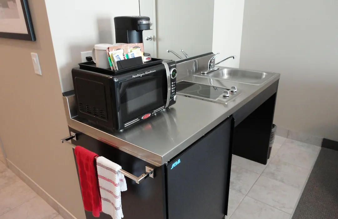Ramada By Wyndham Emerald Park/Regina East-1