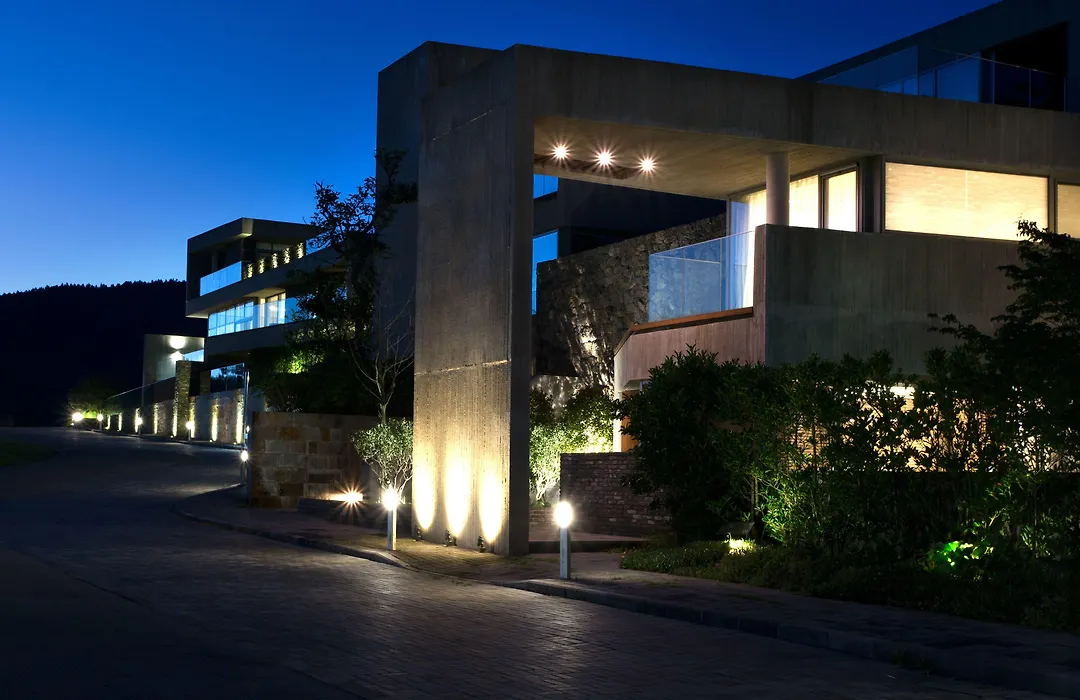 Bayhill Pool & Villa-1