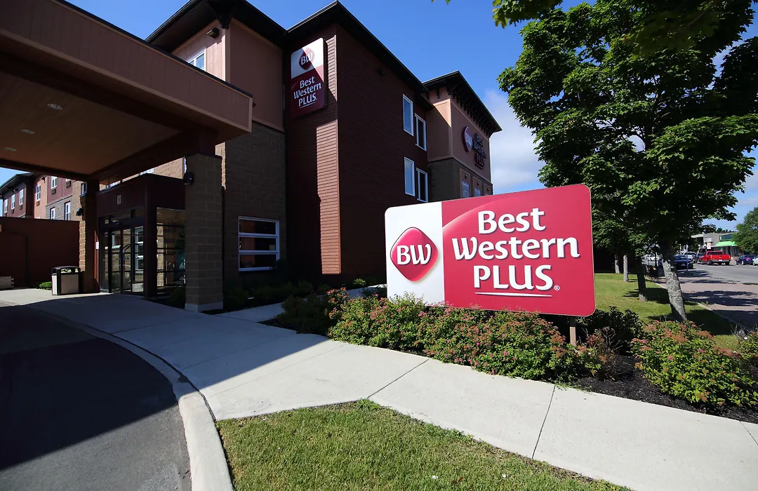 Best Western Plus, Bathurst Hotel & Suites-1