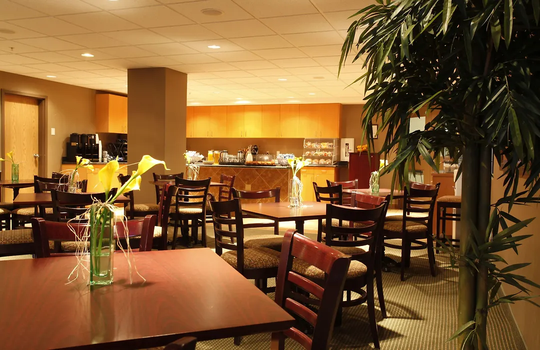 Pomeroy Inn & Suites Fort St. John-1