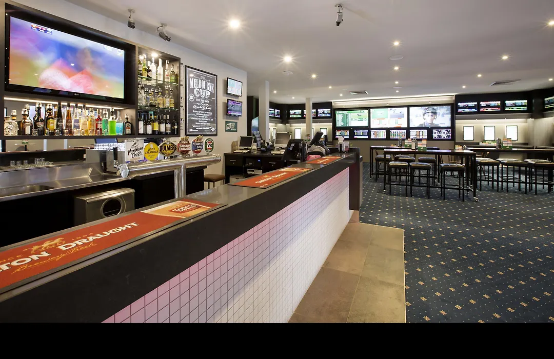 Nightcap At Shoppingtown Hotel-1