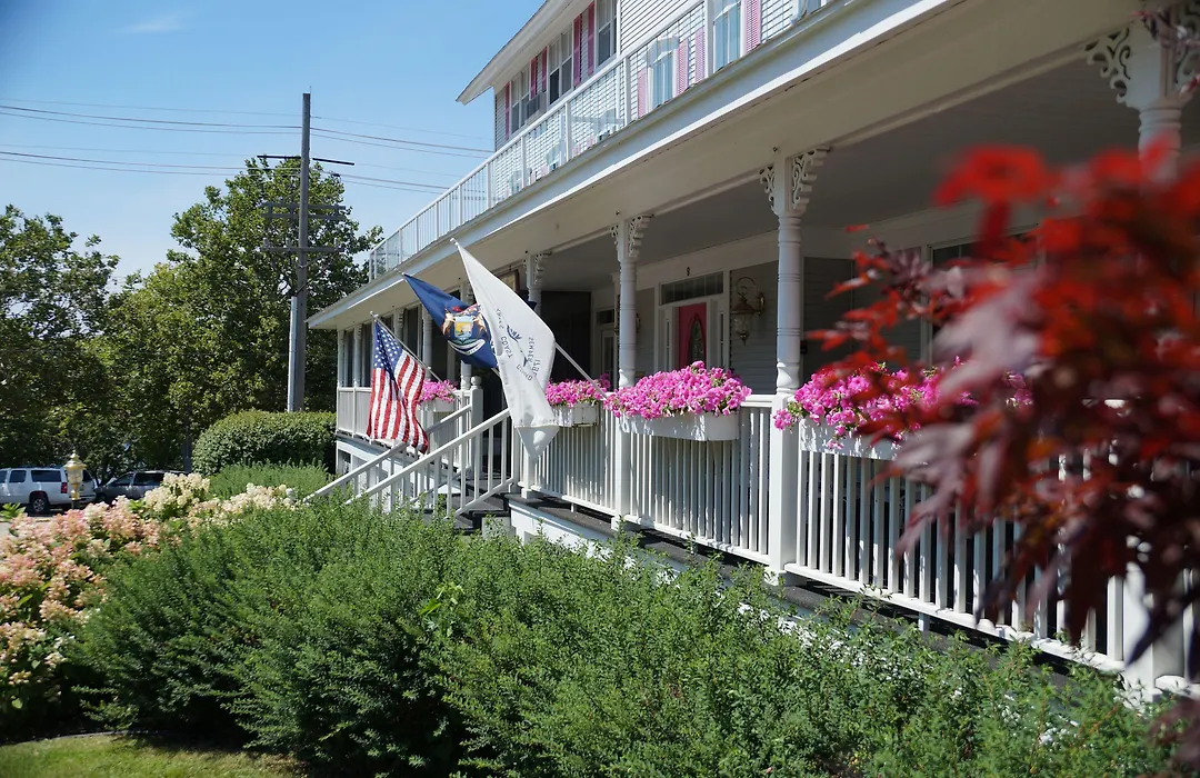 Harbor House Inn-1