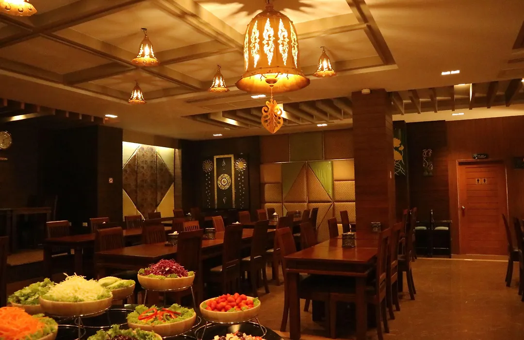 Aiyaree Place Hotel Sha Plus-1