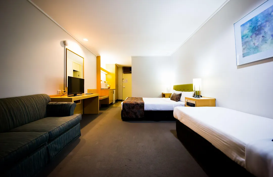 Sandown Regency Hotel & Apartments-1