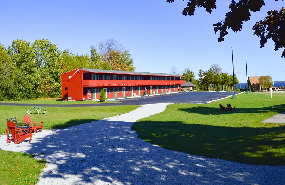 Cedar Hill Lodge-1