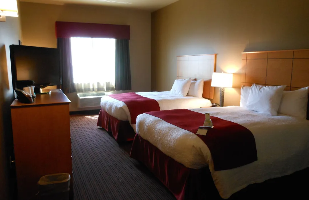 Best Western Golden Prairie Inn And Suites-1