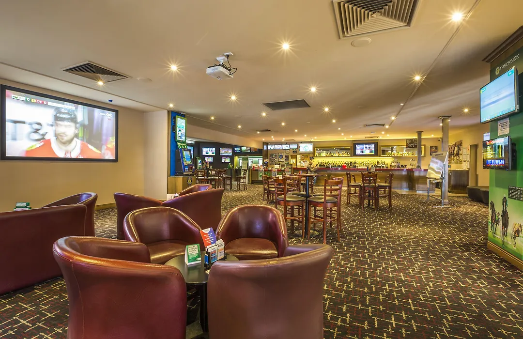 Nightcap At Sylvania Hotel-1
