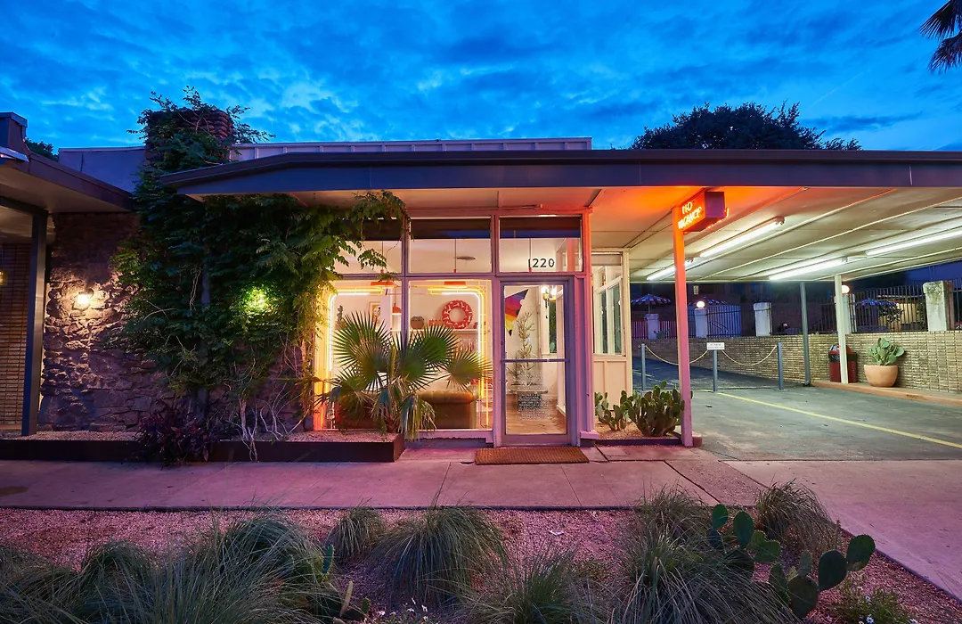 Austin Motel-1