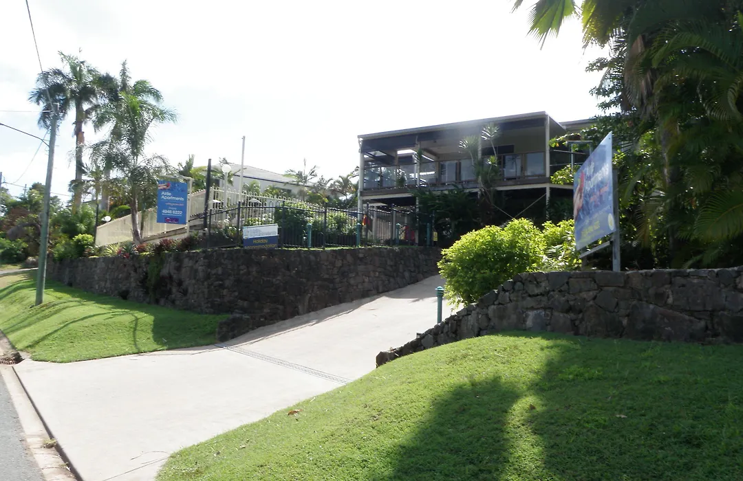 Airlie Apartments-1
