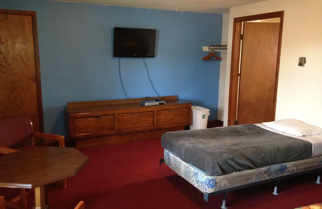 Chateau Motor Lodge-1