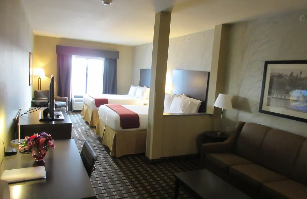 Holiday Inn Express & Suites Butler By Ihg-1