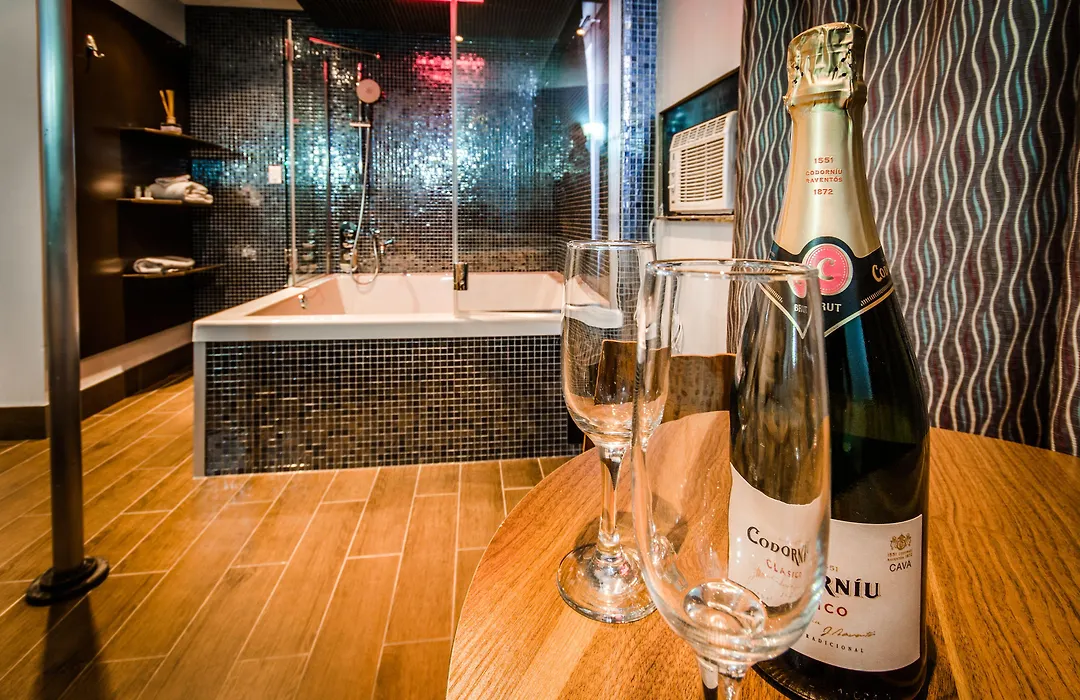 Olux Hotel-Motel-Suites-1