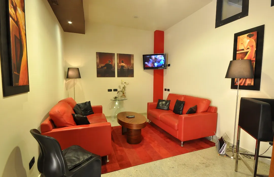 Planet Hotel-1