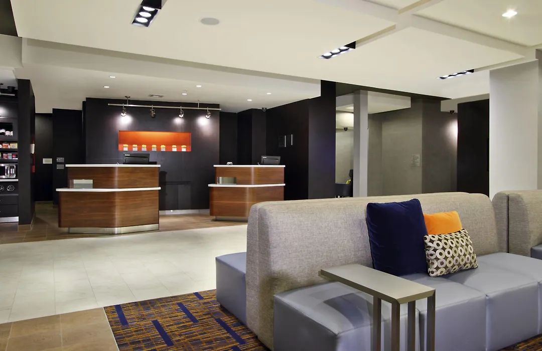 Courtyard By Marriott Victoria-1