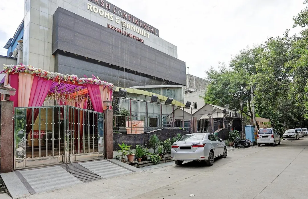 Super Townhouse Prakash Continental Near Netaji Subhash Place Metro Station-1