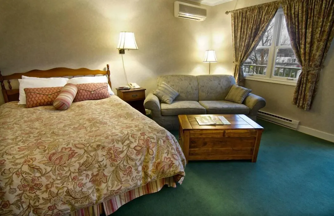 Lanes Privateer Inn-1