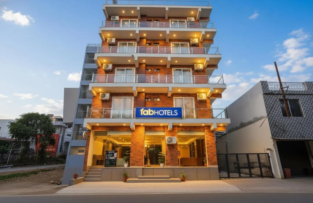 Fabhotel Unique Stay-1