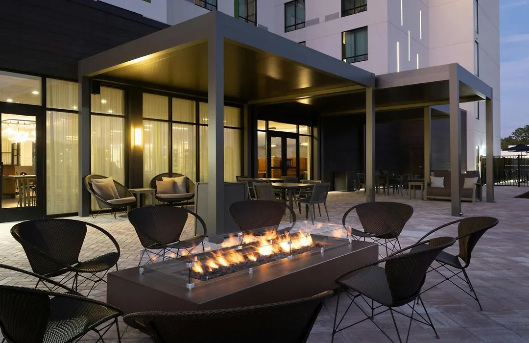 Courtyard By Marriott Lake City-1