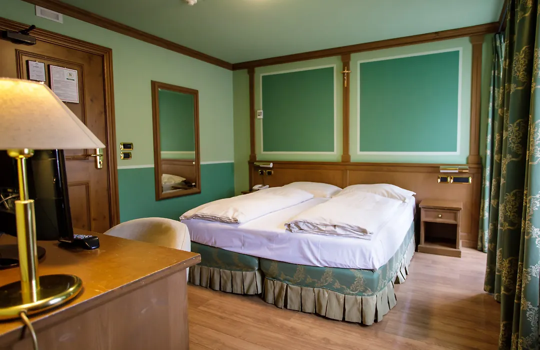 Hotel Compagnoni-1
