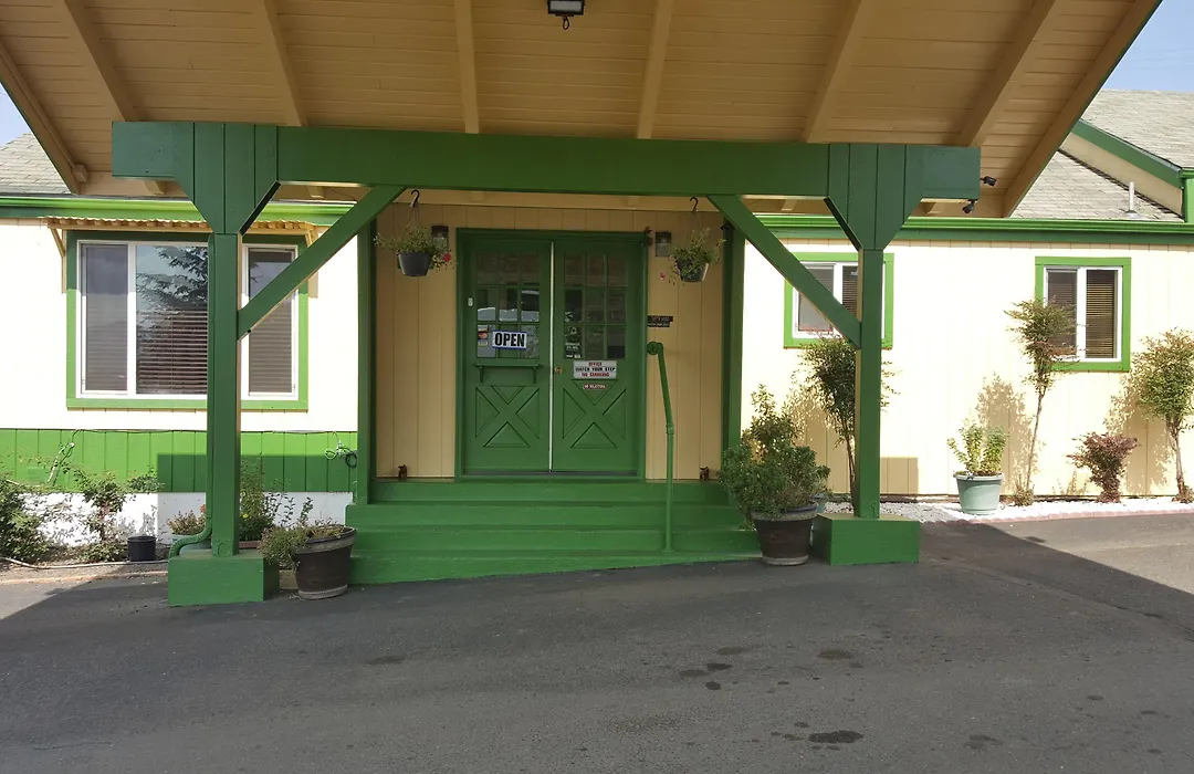 Safari Inn Motel-1