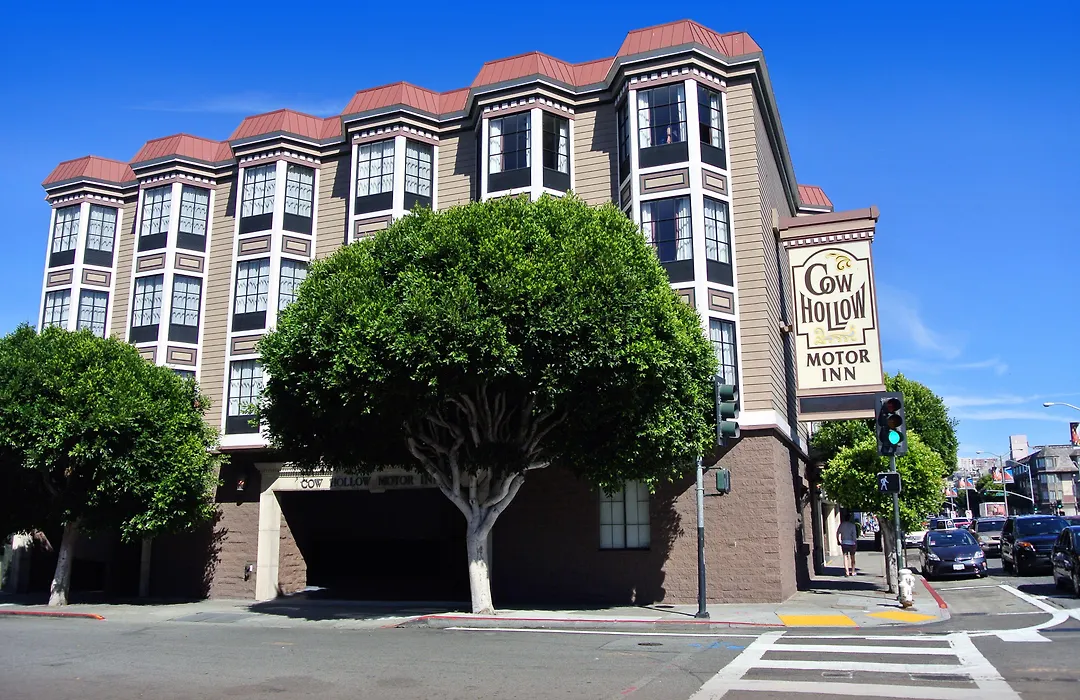 Cow Hollow Inn And Suites-1