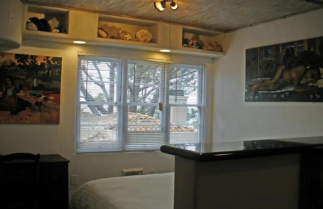 Les Artistes Inn-1