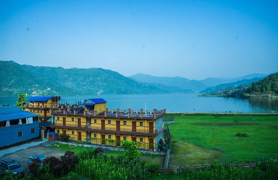 Hotel Lakefront-1