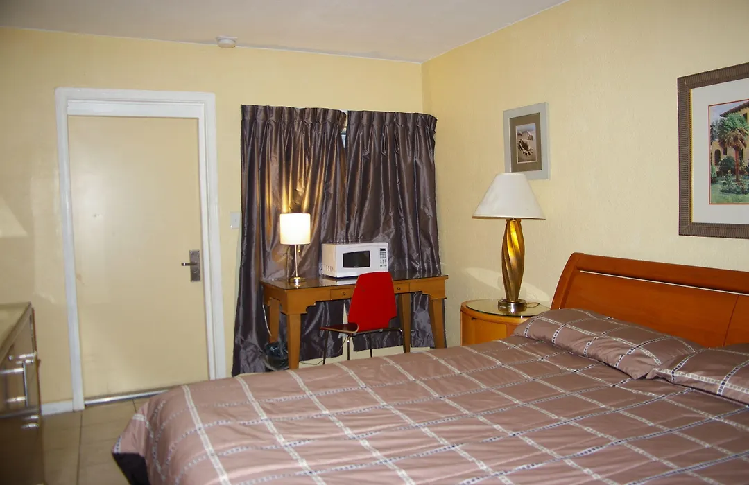 Holiday House Motel-1