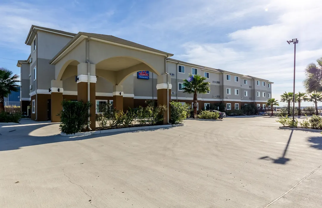 Super 8 By Wyndham Kenedy-1