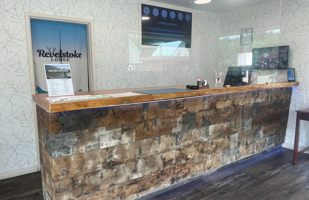 Revelstoke Lodge-1