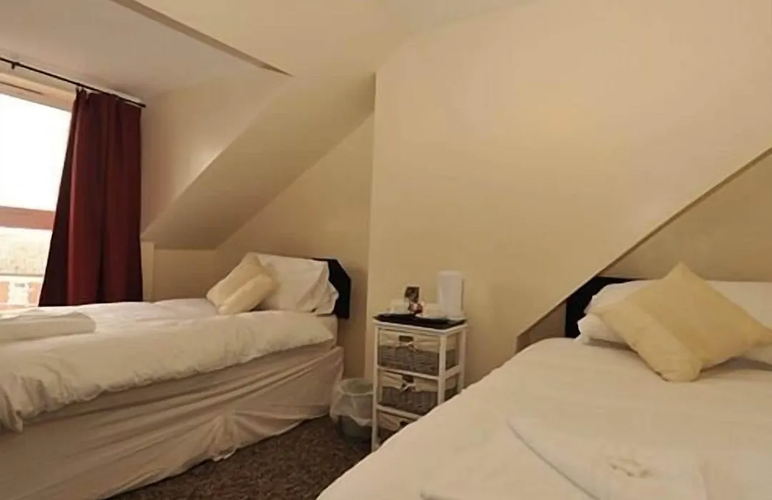 Gail'S Guest House-1