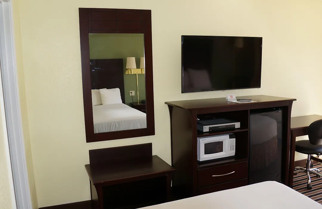 Regency Inn Pittsburg-1