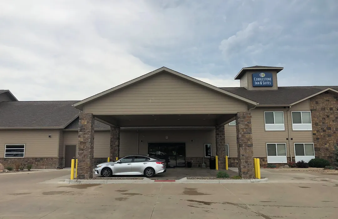 Cobblestone Inn & Suites Fort Madison-1