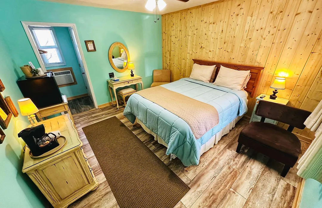 Alpine Village Inn - Blowing Rock-1