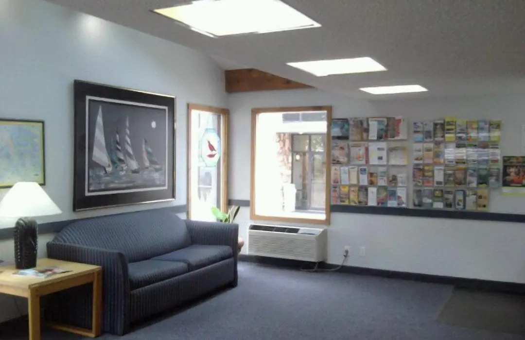 Quail'S Nest Inn & Suites-1