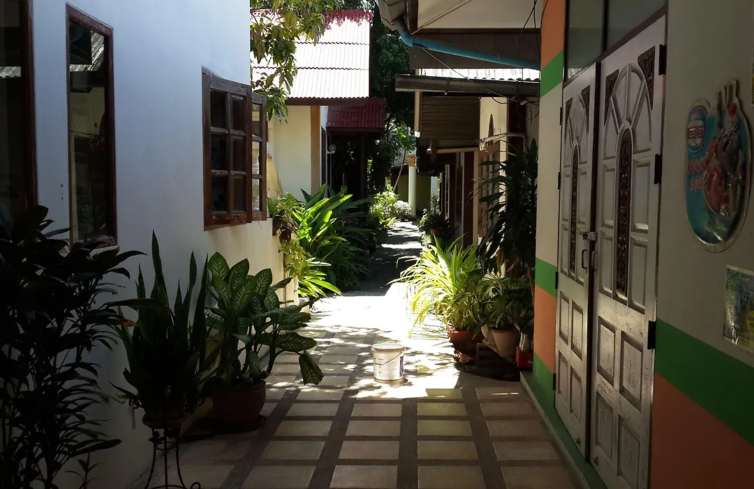 Rattana Guesthouse & Bungalow-1