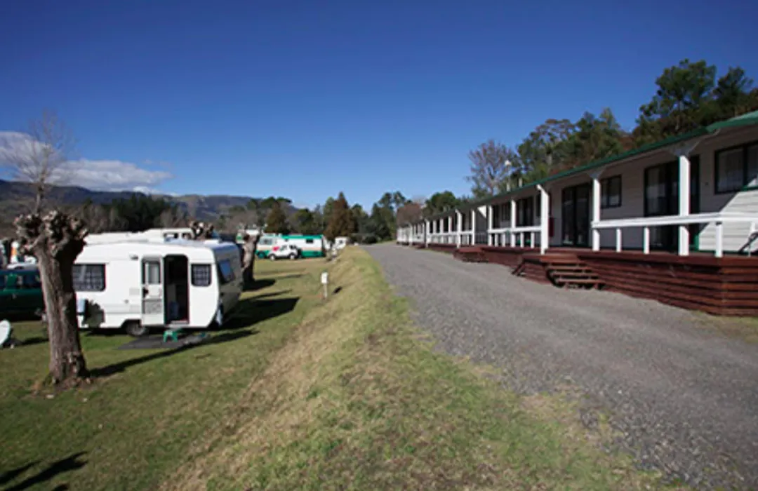 Opal Hot Springs & Holiday Park-1