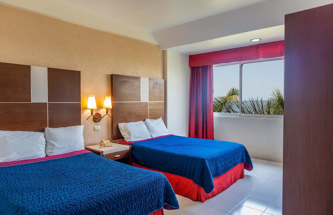 Hotel Baluartes-1