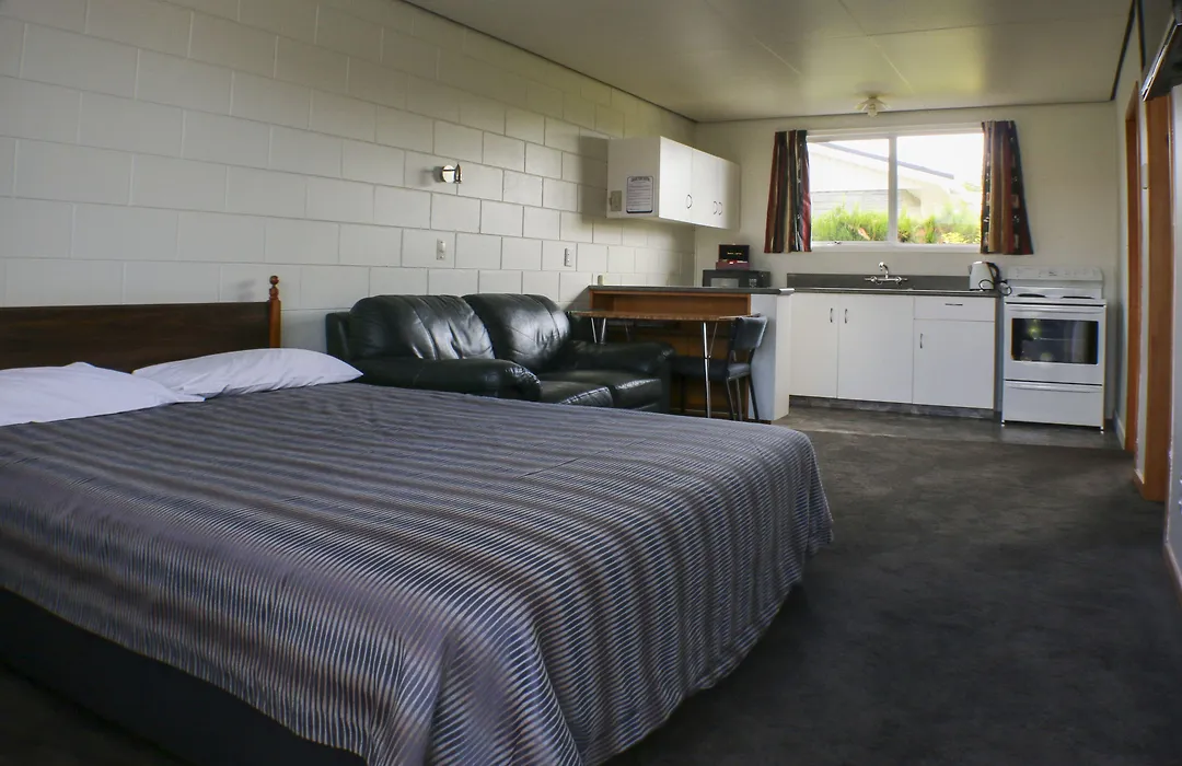 Charlton Motel-1