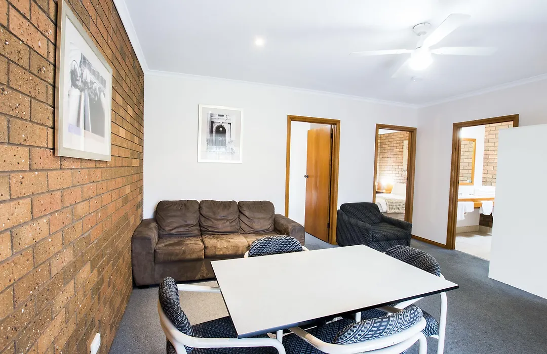 Sportslander Motor Inn-1