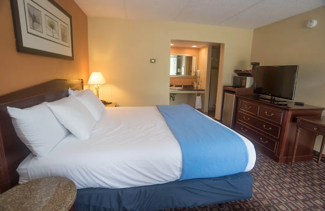Colonnade Inn-1