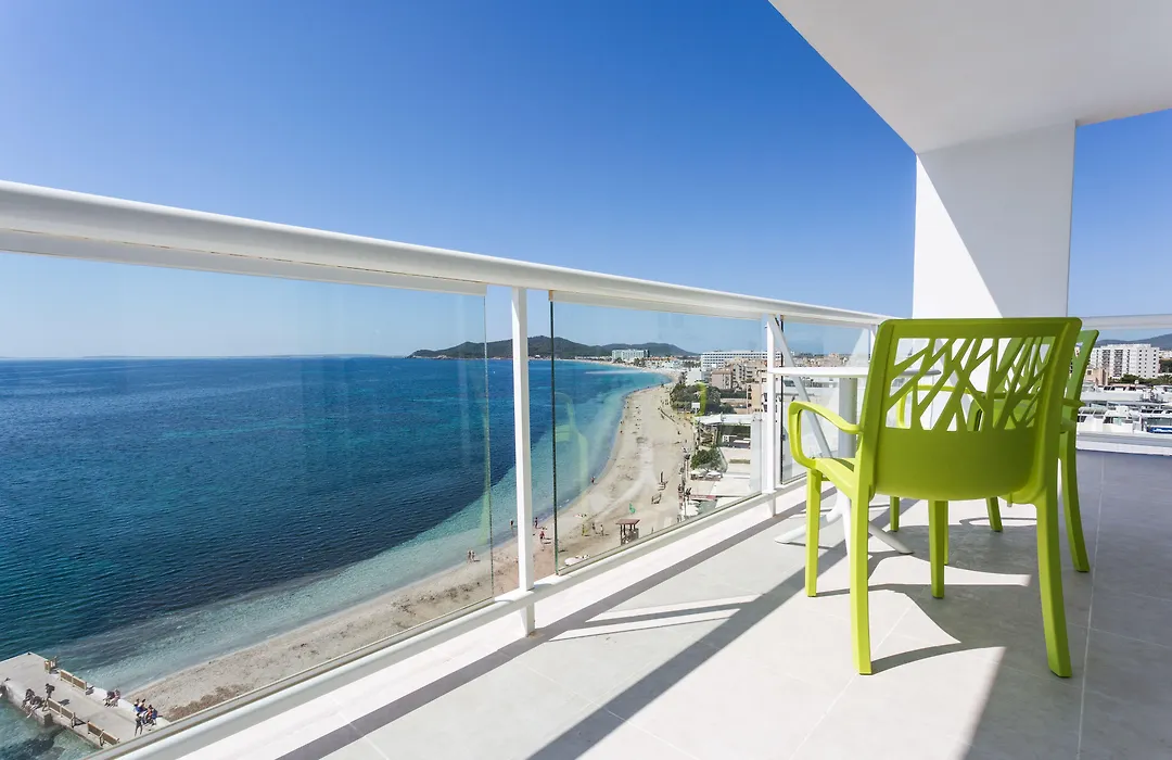 The Ibiza Twiins - 4* Sup-1