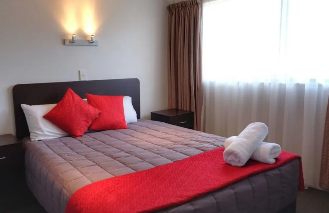 Marksman Motor Inn-1