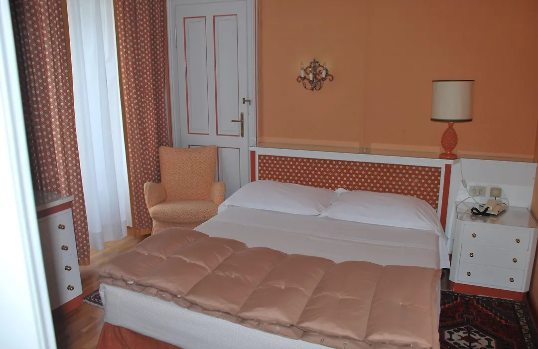 Hotel De La Poste-1