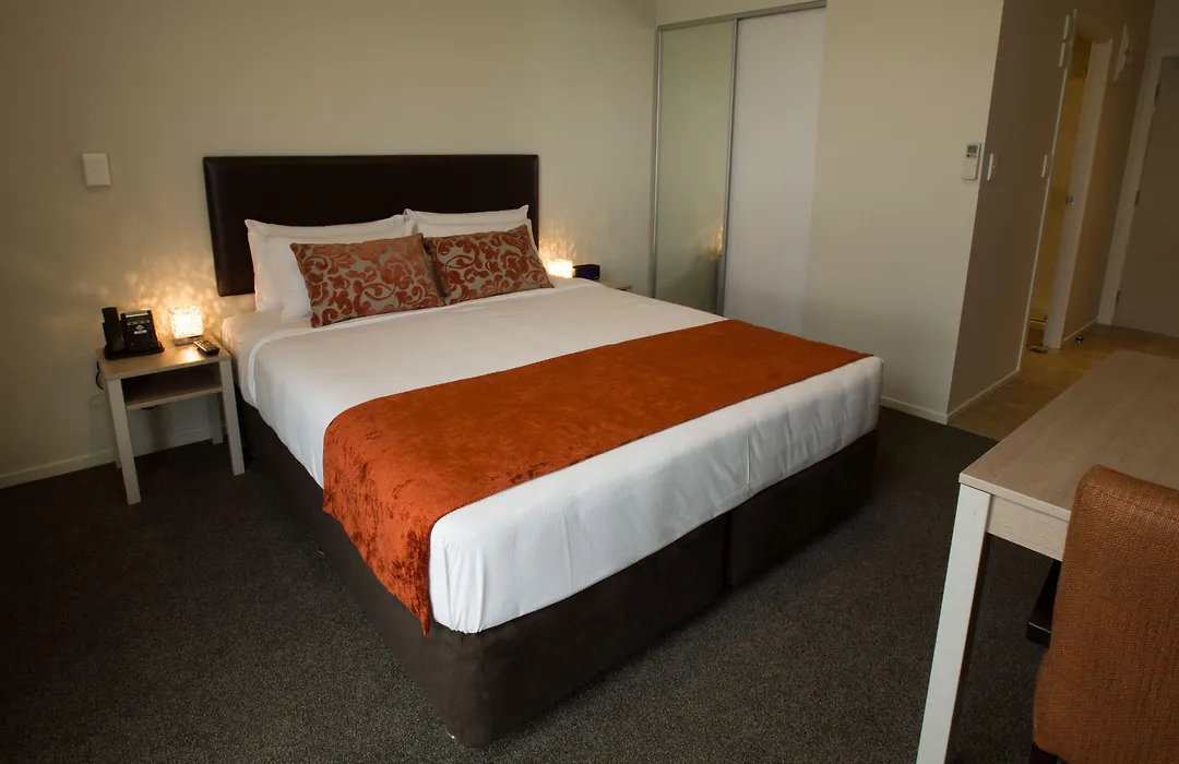 Ramada Suites By Wyndham Christchurch City-1