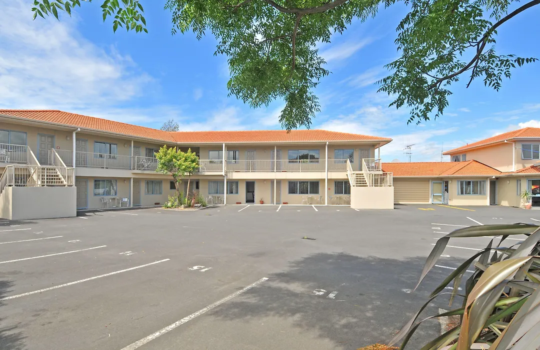 Gateway Motor Inn-1