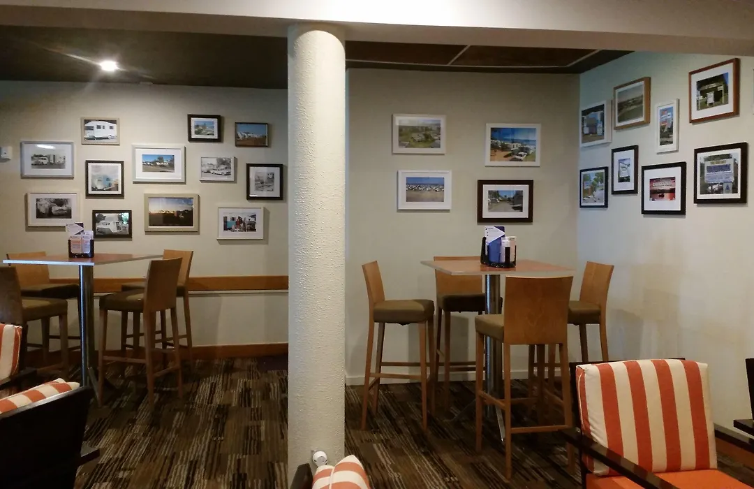 Bribie Island Hotel-1