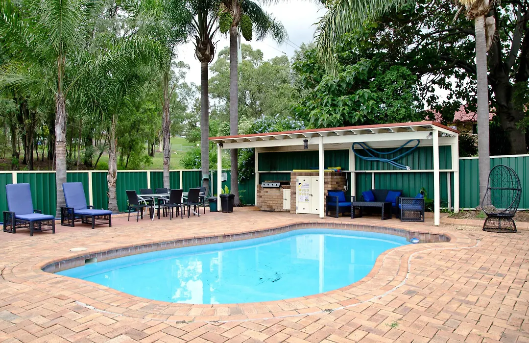 Baybrook Motor Inn-1