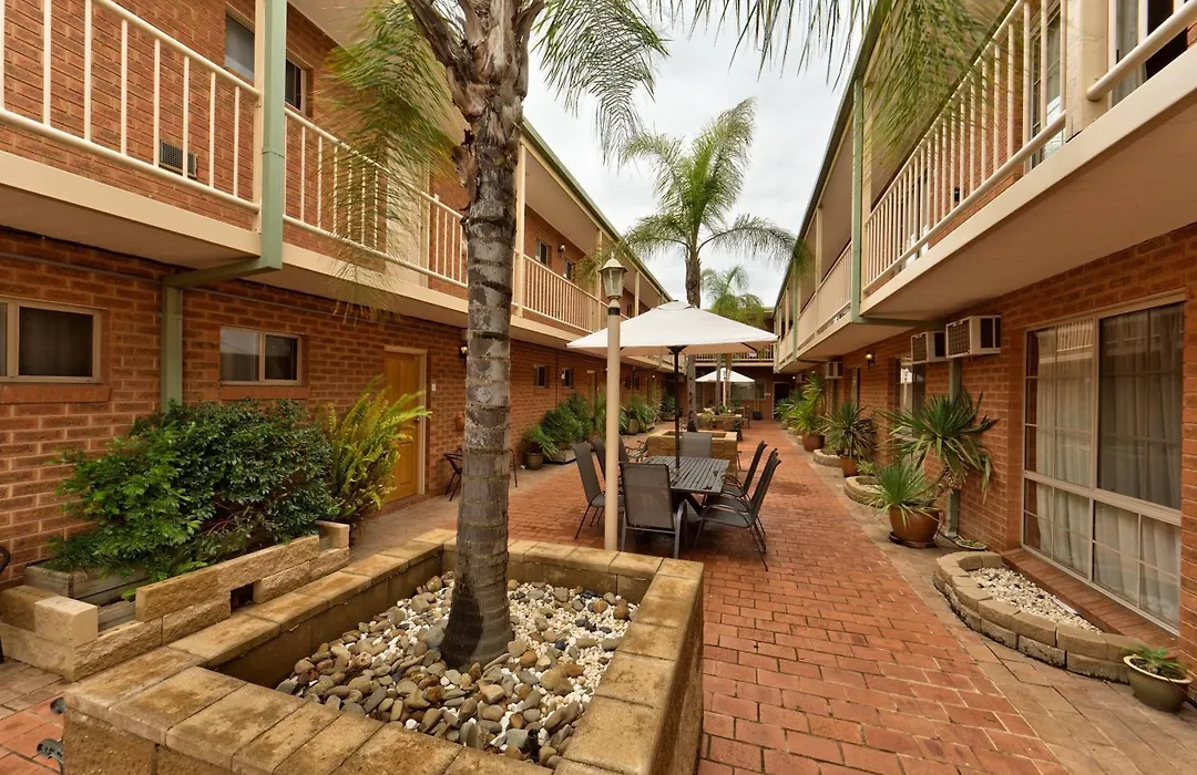 Central Yarrawonga Motor Inn-1
