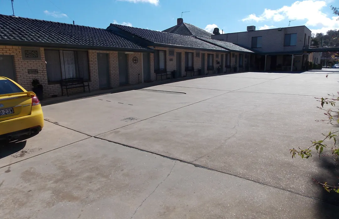Cowra Crest Motel-1